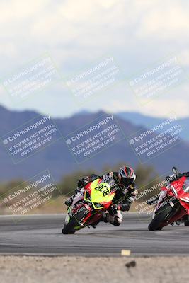 media/Nov-16-2025-Race Pace (Sun) [[8c5fa54630]]/Non Verified Riders (1st 20 Minutes)/5-Turn 15 (110pm)/